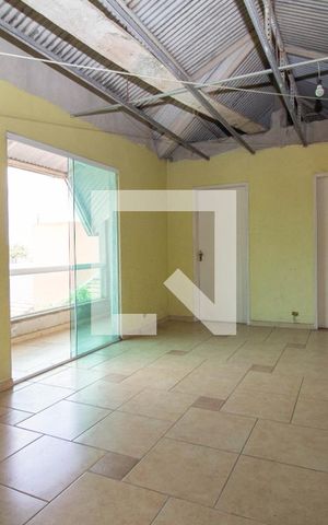 Casa à venda com 240m², 4 quartos e 8 vagas Casa à venda com 240m², 4 quartos e 8 vagasSalão