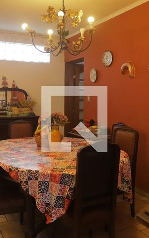 Casa à venda com 124m², 3 quartos e 2 vagasSala