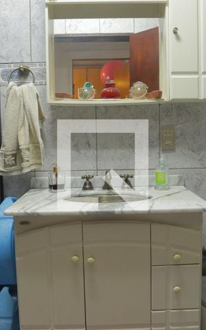 Casa à venda com 124m², 3 quartos e 2 vagasBanheiro Social