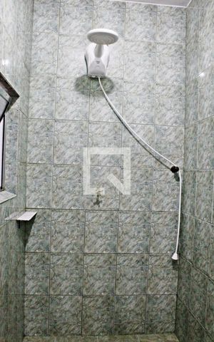 Casa para alugar com 150m², 2 quartos e 6 vagasBanheiro