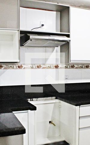Casa para alugar com 150m², 2 quartos e 6 vagasCozinha