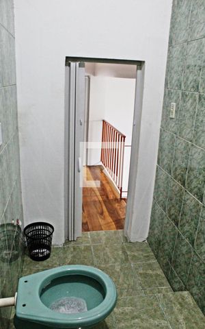Casa para alugar com 150m², 2 quartos e 6 vagasBanheiro