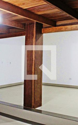 Casa para alugar com 150m², 2 quartos e 6 vagasSala