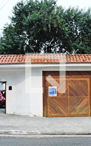 Casa para alugar com 150m², 2 quartos e 6 vagasFachada
