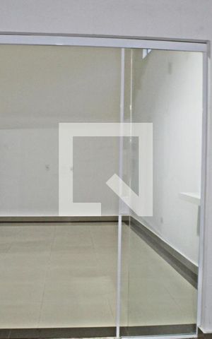 Casa para alugar com 150m², 2 quartos e 6 vagasSala