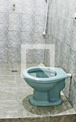 Casa para alugar com 150m², 2 quartos e 6 vagasBanheiro