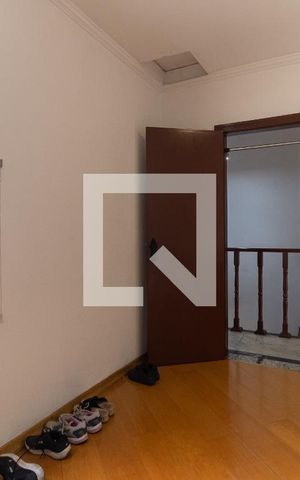 Casa à venda com 120m², 4 quartos e 2 vagas Casa à venda com 120m², 4 quartos e 2 vagasQuarto 3