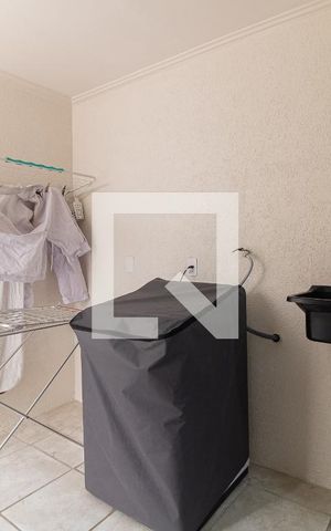 Casa à venda com 120m², 4 quartos e 2 vagas Casa à venda com 120m², 4 quartos e 2 vagasLavanderia