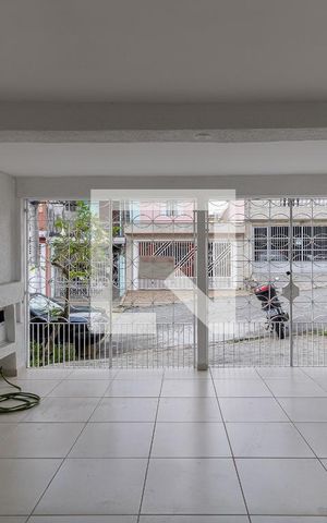 Casa à venda com 120m², 4 quartos e 2 vagas Casa à venda com 120m², 4 quartos e 2 vagasVista da Sala
