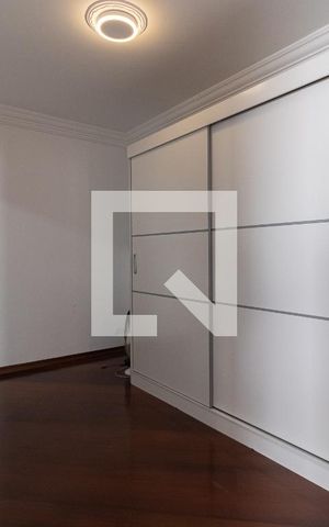 Casa à venda com 120m², 4 quartos e 2 vagas Casa à venda com 120m², 4 quartos e 2 vagasSuíte