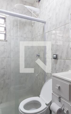 Casa à venda com 120m², 4 quartos e 2 vagas Casa à venda com 120m², 4 quartos e 2 vagasBanheiro Social
