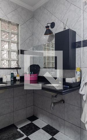 Casa à venda com 120m², 4 quartos e 2 vagas Casa à venda com 120m², 4 quartos e 2 vagasBanheiro da Suíte