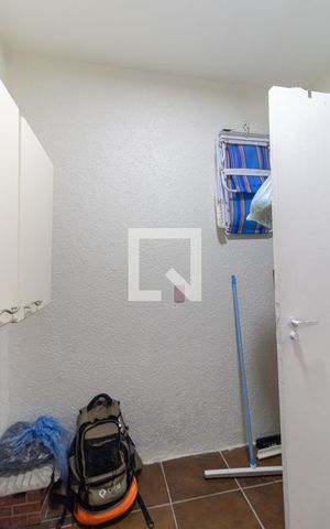 Casa à venda com 120m², 4 quartos e 2 vagas Casa à venda com 120m², 4 quartos e 2 vagasQuarto de Serviço
