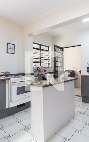 Casa à venda com 120m², 4 quartos e 2 vagas Casa à venda com 120m², 4 quartos e 2 vagasCozinha