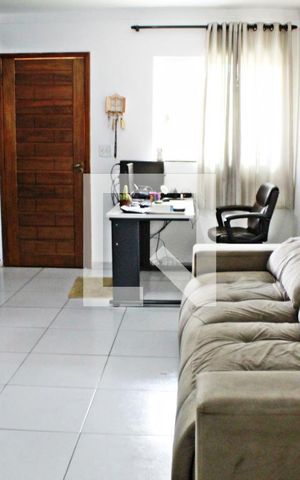 Casa de condomínio à venda com 120m², 3 quartos e 2 vagasSala