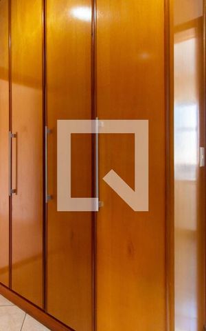Casa para alugar com 193m², 3 quartos e 2 vagasCloset da Suíte 2 e 3