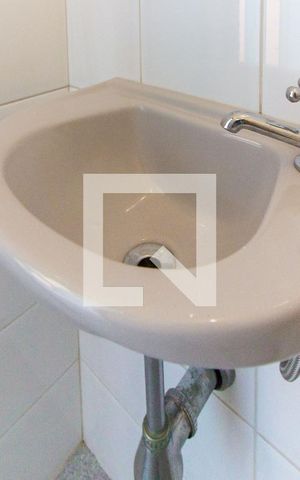 Casa para alugar com 193m², 3 quartos e 2 vagasBanheiro de Serviço