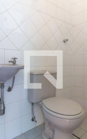 Casa para alugar com 193m², 3 quartos e 2 vagasBanheiro de Serviço