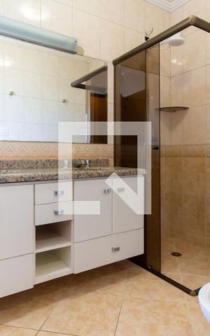 Casa para alugar com 193m², 3 quartos e 2 vagasBanheiro da Suíte