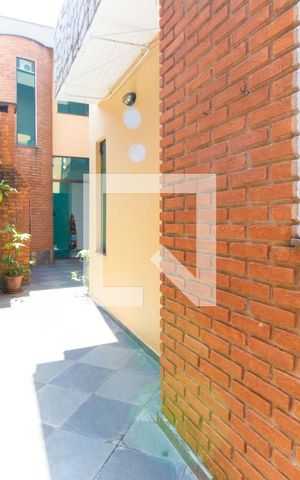 Casa para alugar com 193m², 3 quartos e 2 vagasCorredor Lateral