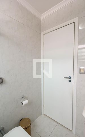 Apartamento para alugar com 170m², 3 quartos e 1 vaga Apartamento para alugar com 170m², 3 quartos e 1 vagaBanheiro da Suíte