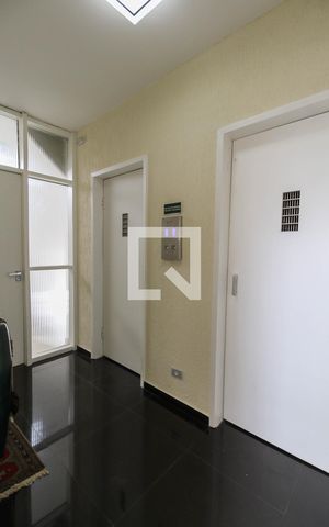 Apartamento para alugar com 170m², 3 quartos e 1 vaga Apartamento para alugar com 170m², 3 quartos e 1 vagaHall Privativo