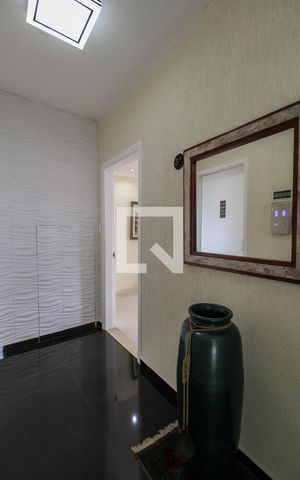 Apartamento para alugar com 170m², 3 quartos e 1 vaga Apartamento para alugar com 170m², 3 quartos e 1 vagaHall Privativo