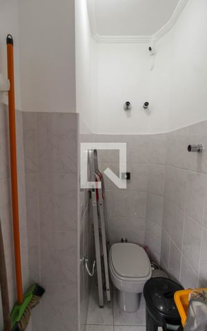 Apartamento para alugar com 170m², 3 quartos e 1 vaga Apartamento para alugar com 170m², 3 quartos e 1 vagaBanheiro de serviço