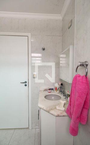 Apartamento para alugar com 170m², 3 quartos e 1 vaga Apartamento para alugar com 170m², 3 quartos e 1 vagaBanheiro da Suíte