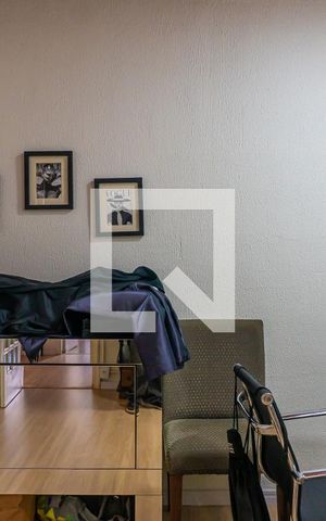 Casa à venda com 380m², 4 quartos e 4 vagas Casa à venda com 380m², 4 quartos e 4 vagasEscritório