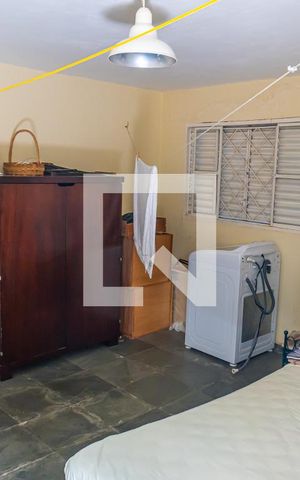 Casa à venda com 380m², 4 quartos e 4 vagas Casa à venda com 380m², 4 quartos e 4 vagasQuarto de Serviço