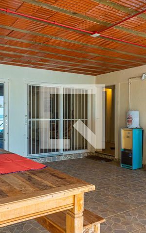 Casa à venda com 380m², 4 quartos e 4 vagas Casa à venda com 380m², 4 quartos e 4 vagasQuintal