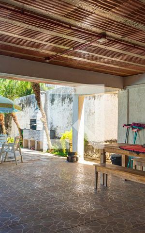Casa à venda com 380m², 4 quartos e 4 vagas Casa à venda com 380m², 4 quartos e 4 vagasQuintal