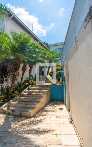 Casa à venda com 380m², 4 quartos e 4 vagas Casa à venda com 380m², 4 quartos e 4 vagasQuintal