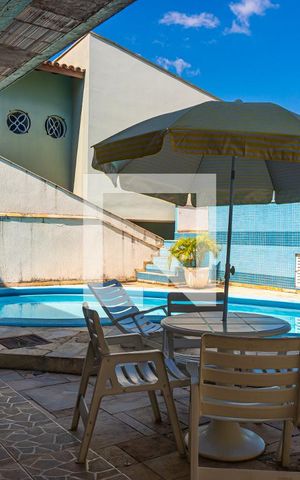 Casa à venda com 380m², 4 quartos e 4 vagas Casa à venda com 380m², 4 quartos e 4 vagasQuintal