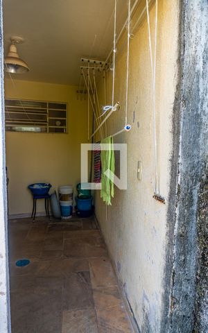 Casa à venda com 380m², 4 quartos e 4 vagas Casa à venda com 380m², 4 quartos e 4 vagasÁrea de Serviço