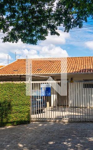 Casa à venda com 380m², 4 quartos e 4 vagas Casa à venda com 380m², 4 quartos e 4 vagasFachada
