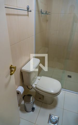 Casa à venda com 380m², 4 quartos e 4 vagas Casa à venda com 380m², 4 quartos e 4 vagasBanheiro Social