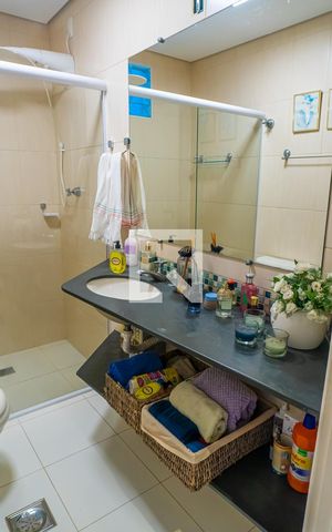 Casa à venda com 380m², 4 quartos e 4 vagas Casa à venda com 380m², 4 quartos e 4 vagasBanheiro Social