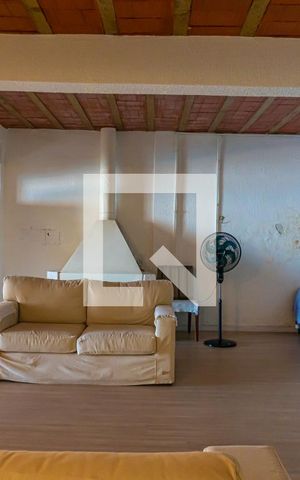 Casa à venda com 380m², 4 quartos e 4 vagas Casa à venda com 380m², 4 quartos e 4 vagasSalão
