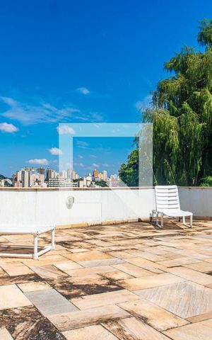 Casa à venda com 380m², 4 quartos e 4 vagas Casa à venda com 380m², 4 quartos e 4 vagasPiscina