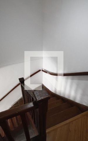 Casa para alugar com 139m², 3 quartos e sem vagaEscada