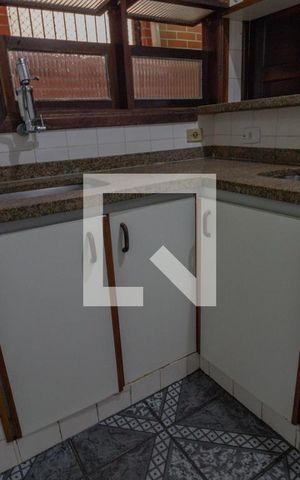 Casa à venda com 179m², 2 quartos e 5 vagas Casa à venda com 179m², 2 quartos e 5 vagasCozinha