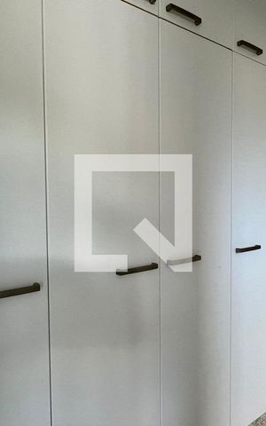 Apartamento à venda com 320m², 4 quartos e 4 vagas Apartamento à venda com 320m², 4 quartos e 4 vagasÁrea de serviço