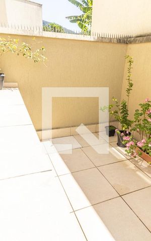 Casa de condomínio para alugar com 200m², 4 quartos e 2 vagas Casa de condomínio para alugar com 200m², 4 quartos e 2 vagasQuintal