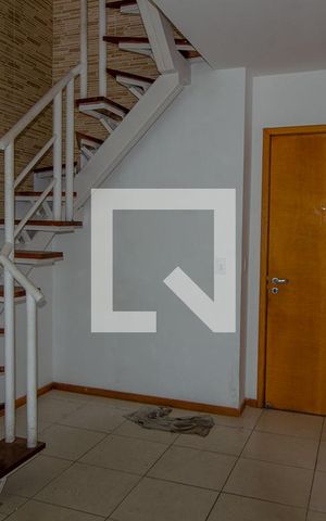Apartamento à venda com 130m², 2 quartos e 2 vagas Apartamento à venda com 130m², 2 quartos e 2 vagasSala