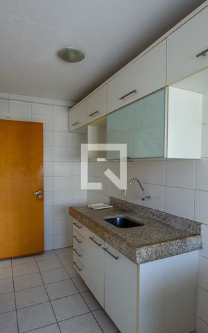 Apartamento à venda com 130m², 2 quartos e 2 vagas Apartamento à venda com 130m², 2 quartos e 2 vagasCozinha