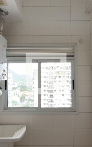 Apartamento à venda com 130m², 2 quartos e 2 vagas Apartamento à venda com 130m², 2 quartos e 2 vagasÁrea de serviço