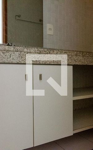 Apartamento à venda com 130m², 2 quartos e 2 vagas Apartamento à venda com 130m², 2 quartos e 2 vagasbanheiro social