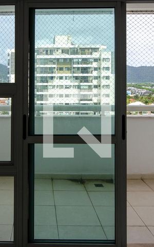 Apartamento à venda com 130m², 2 quartos e 2 vagas Apartamento à venda com 130m², 2 quartos e 2 vagasSala